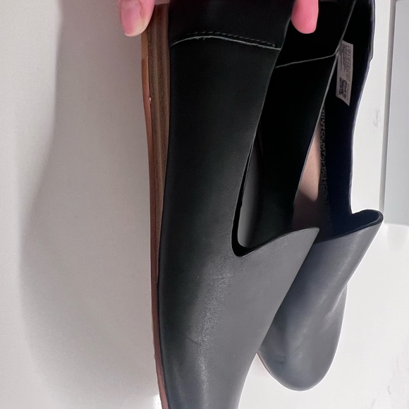 TOMS Women's Black Slip-On Flats - Picture 2 of 6